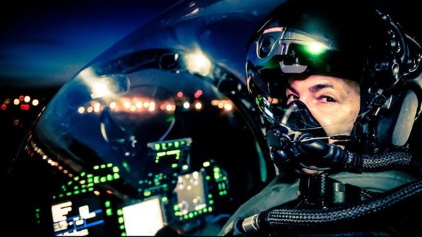 Nhà thầu quốc phòng Lockheed Martin vừa nhận được bản hợp đồng trị giá 352,6 triệu USD phát triển mũ bảo hiểm thế hệ III (HMDS) cho phi công lái F-35. Hợp đồng phải hoàn thành trước khi kết thúc năm 2020. Sau khi trang bị đầy đủ mũ thế hệ mới trong các lực lượng Mỹ, những khách hàng mua F-35 cũng sẽ trang bị dòng mũ tối tân này.